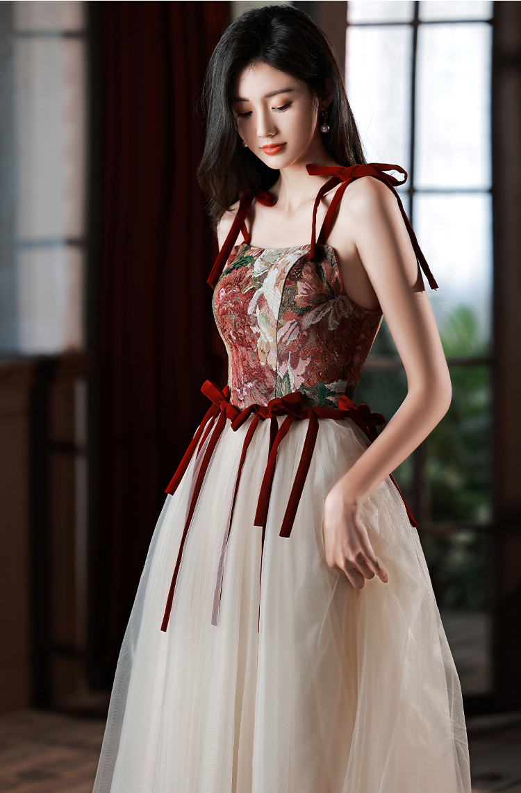 敬酒服新娘高级感2024新款夏季红色订婚礼服裙轻奢小众高端回门宴