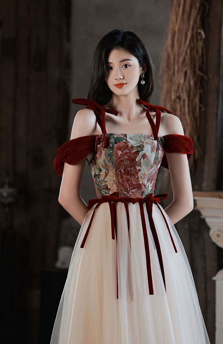 敬酒服新娘高级感2024新款夏季红色订婚礼服裙轻奢小众高端回门宴